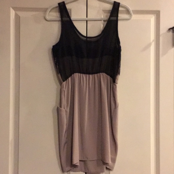 Like new! Pitaya Black Sheer Lace & Beige Dress - Picture 4 of 4